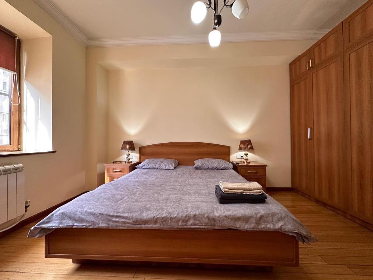 Hotel & Apartments California Γιερεβάν Εξωτερικό φωτογραφία