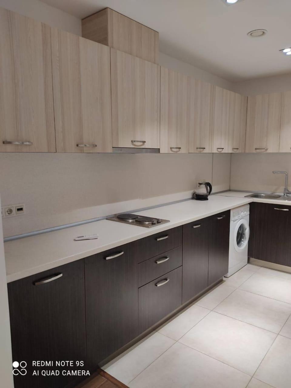 Hotel & Apartments California Γιερεβάν Εξωτερικό φωτογραφία