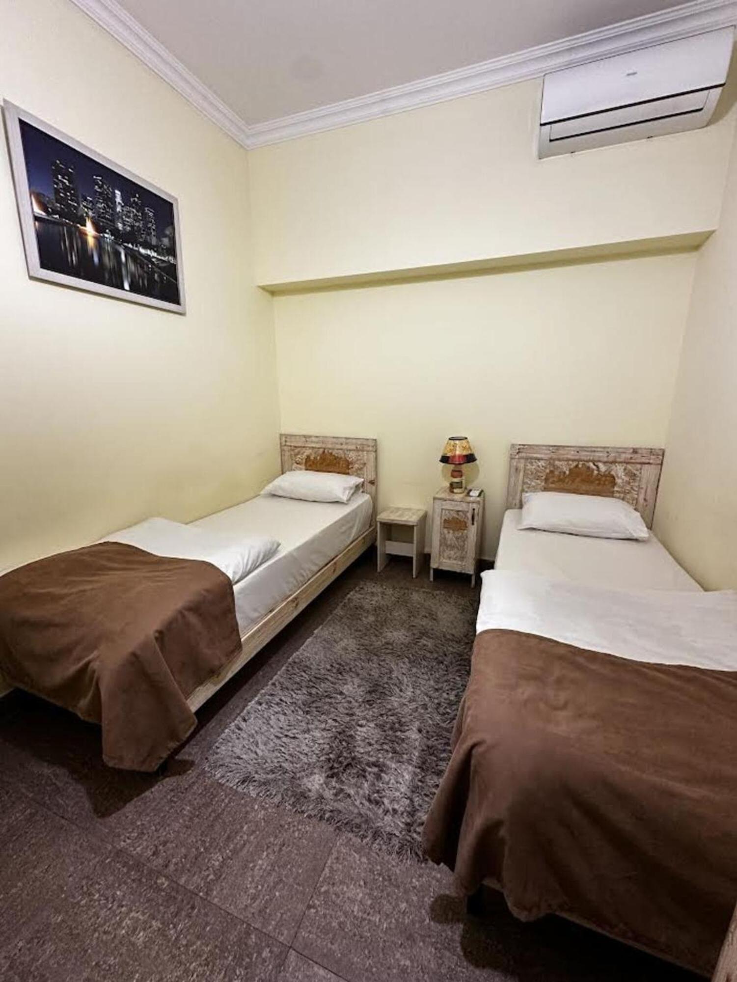 Hotel & Apartments California Γιερεβάν Εξωτερικό φωτογραφία