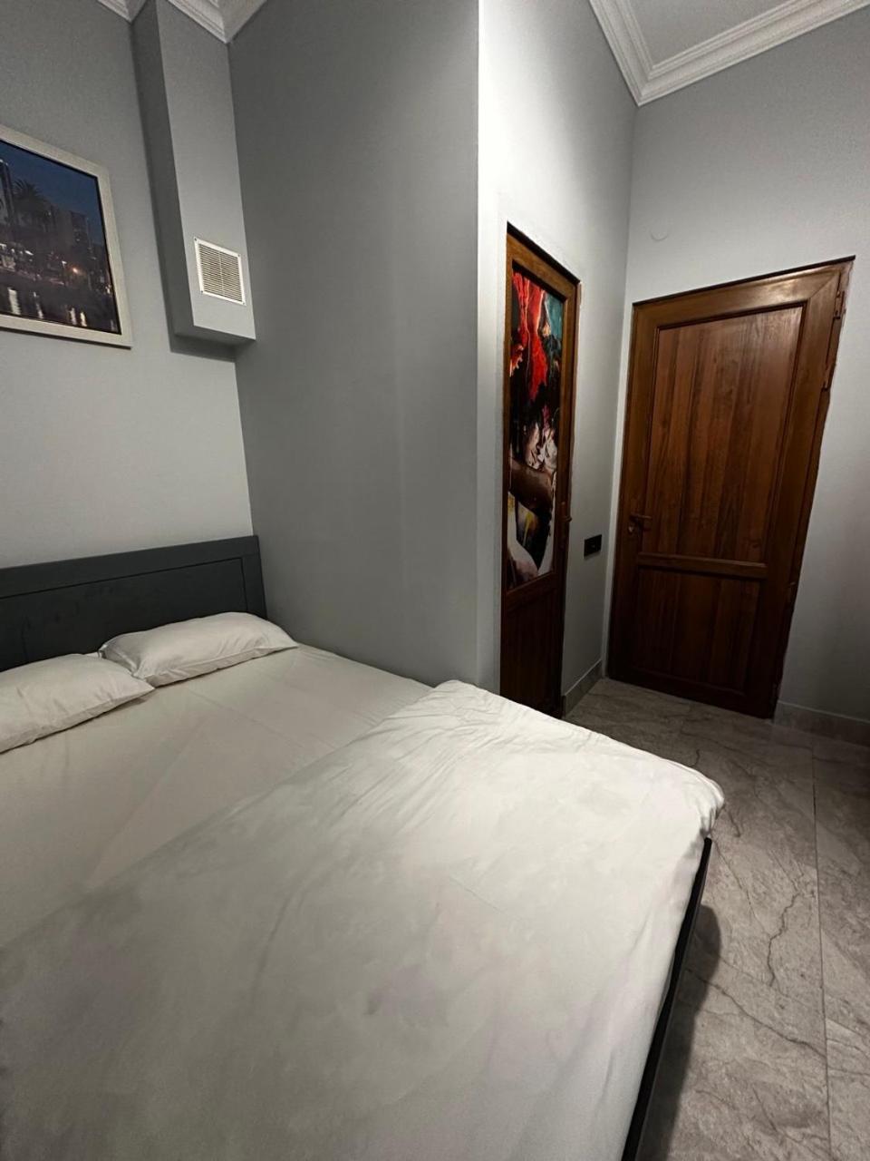 Hotel & Apartments California Γιερεβάν Εξωτερικό φωτογραφία