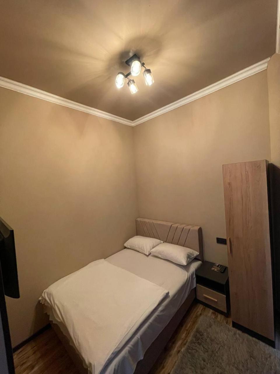 Hotel & Apartments California Γιερεβάν Εξωτερικό φωτογραφία